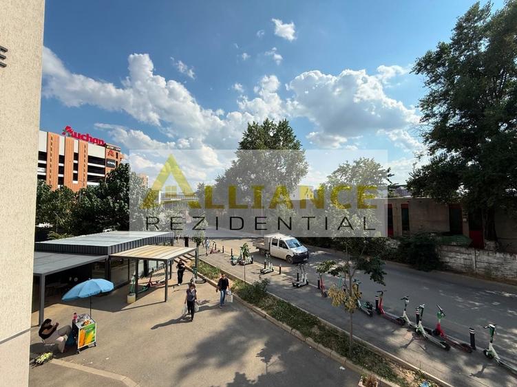 Apartament cu 2 camere decomandat, mobilat în Central