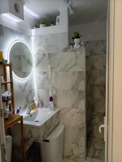 Apartament cu 3 camere decomandat în Sud