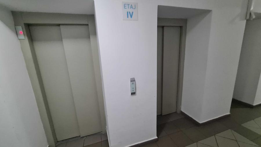 Garsonieră decomandată în Titan