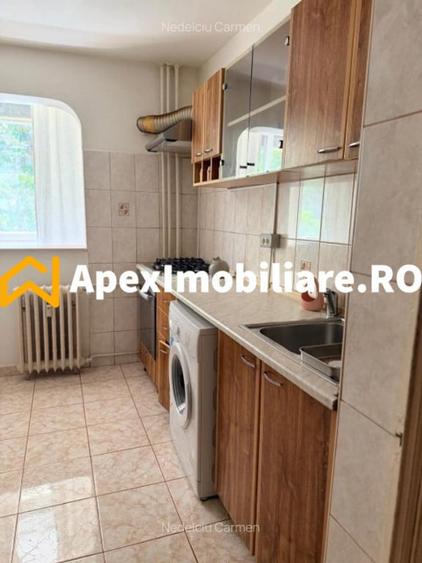 Apartament cu 2 camere decomandat în Tei