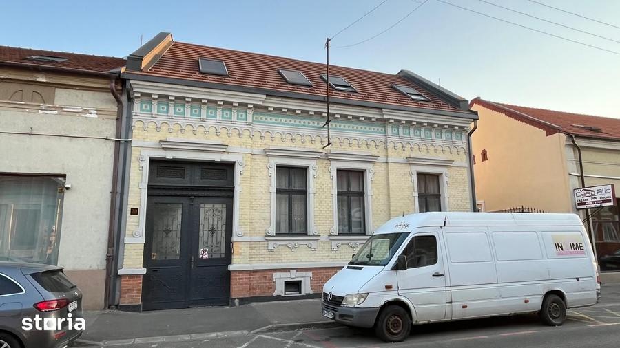 Apartament cu 3 camere în Orașul Nou
