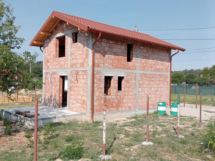Casă cu 3 camere în Radu Negru