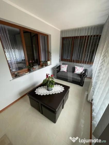 Casă cu 5 camere cu Teren 9300 Mp în Vadu Moldovei