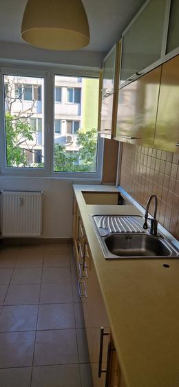 Apartament cu 3 camere decomandat în Cantemir