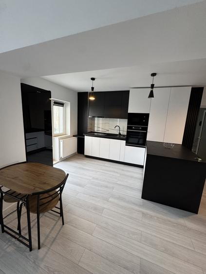 Apartament cu 2 camere decomandat în Ultracentral