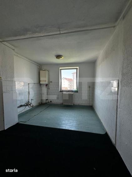Apartament cu 4 camere decomandat în Central