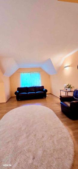 Casă cu 5 camere cu Teren 528.29 Mp în Central