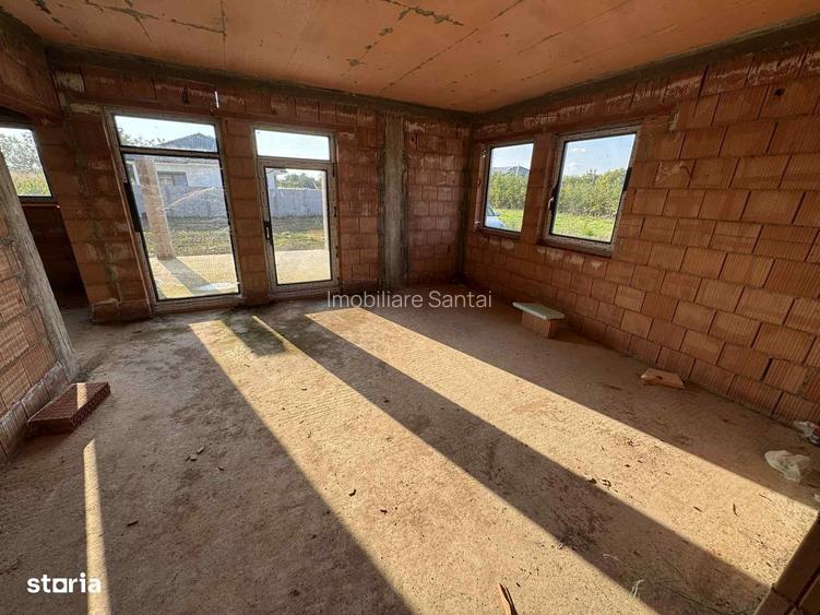 Case noi 3 camere + living , 550 mp teren , Paulesti