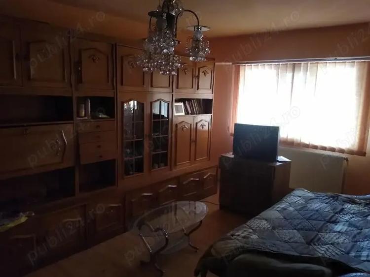 Apartament cu 2 camere decomandat în Buzaului
