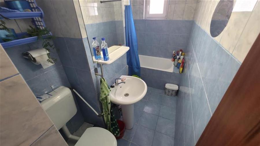Apartament cu 2 camere nedecomandat, mobilat în Vest