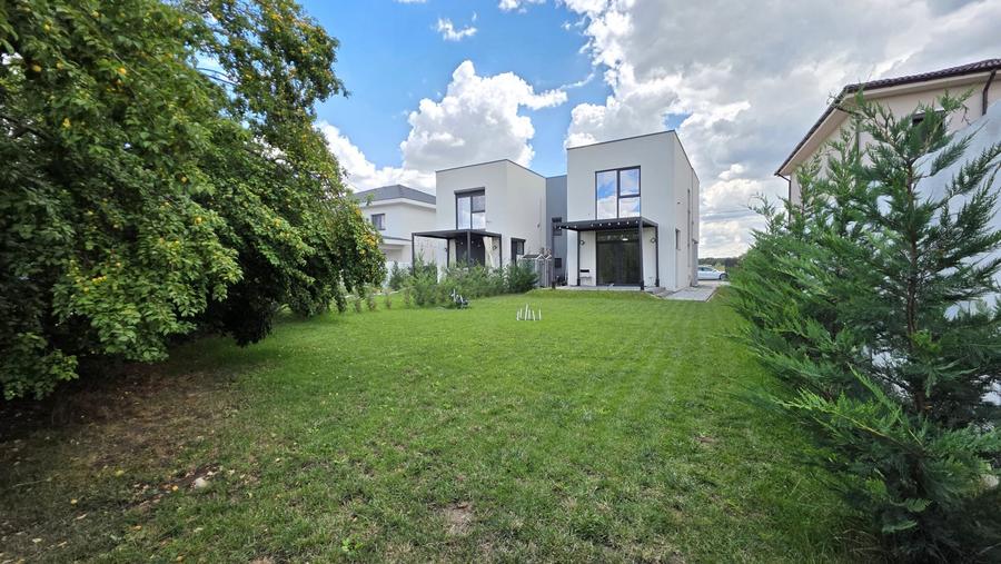 Duplex cu 4 camere cu Canalizare în Dumbrăvița
