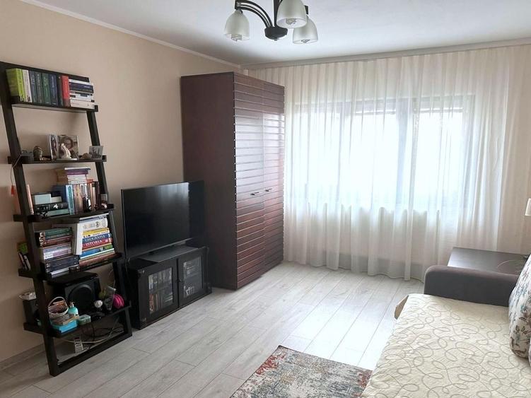 Apartament cu 2 camere decomandat în Siderurgiștilor