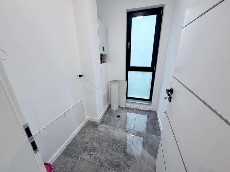 Duplex cu 5 camere cu Teren 242 Mp în Exterior Sud