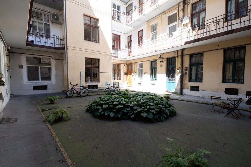 Apartament cu 2 camere semidecomandat în Horea