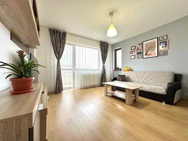 Apartament cu 3 camere decomandat, mobilat în Tractorul