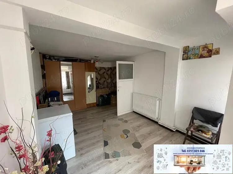 Casă cu 6 camere cu Teren 294 Mp în Central