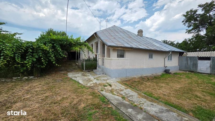 Casă cu 4 camere în Bonțești