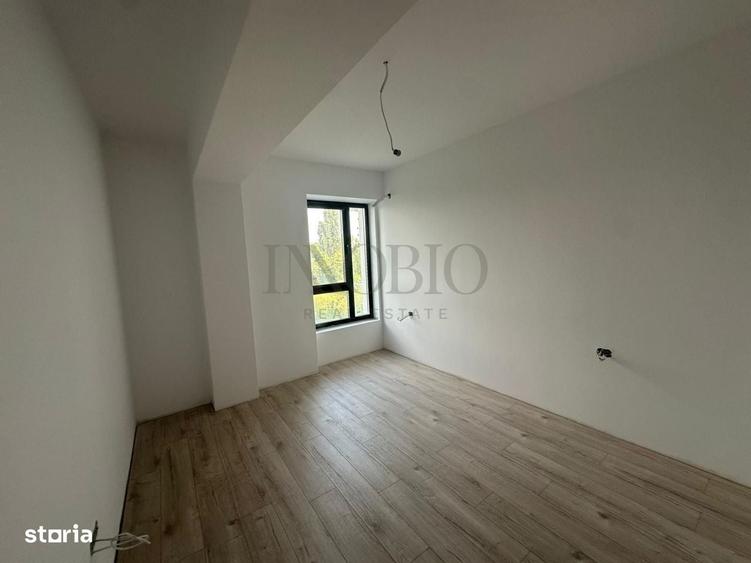 Apartament cu 3 camere semidecomandat în Sisești