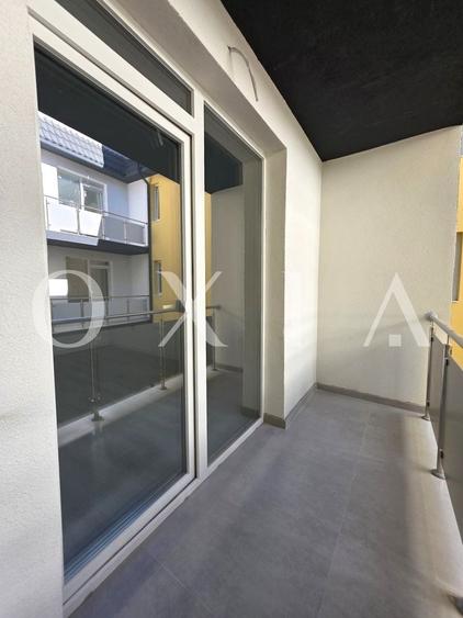 Apartament cu 3 camere semidecomandat în Giroc