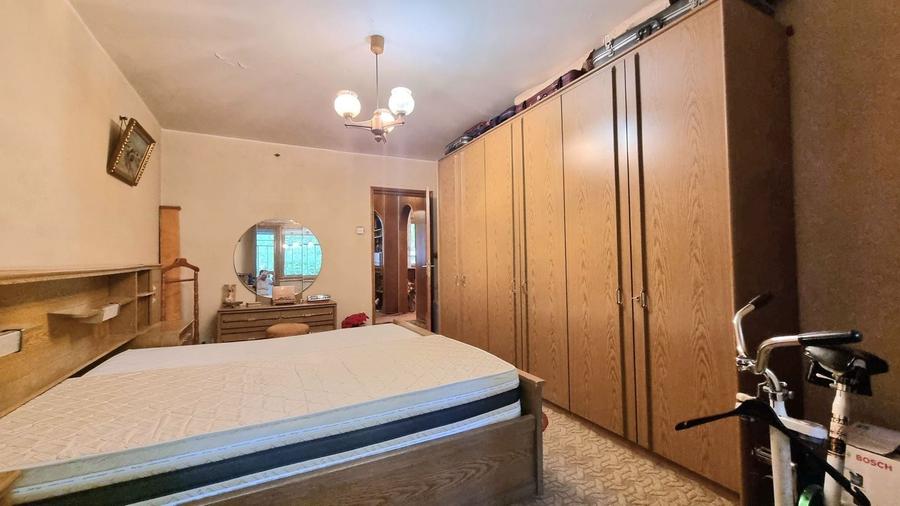 Apartament cu 3 camere decomandat în Tineretului