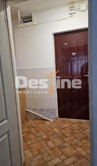 Garsonieră semidecomandată, mobilată în Aradului