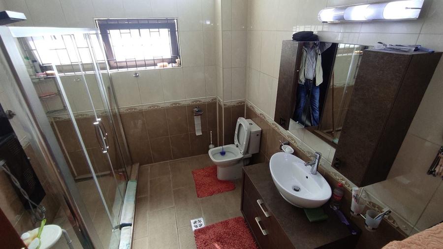 Casă individuală cu 9 camere cu Canalizare în Stadion