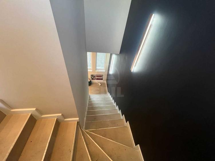 Duplex cu 4 camere cu Canalizare în Florești