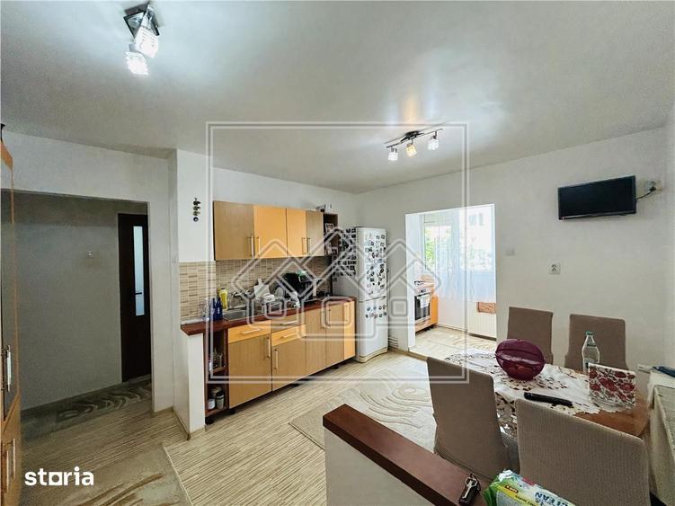 Apartament cu 2 camere decomandat în Calea Dumbrăvii