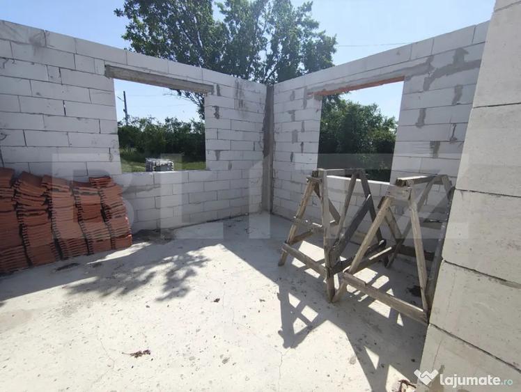 Casă cu 3 camere cu Teren 630 Mp în Leș