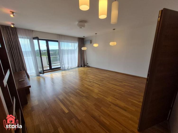Apartament cu 4 camere decomandat în Est