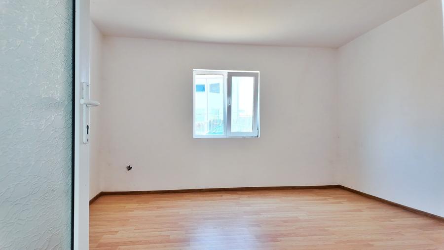 Casă cu 4 camere cu Teren 400 Mp în Central
