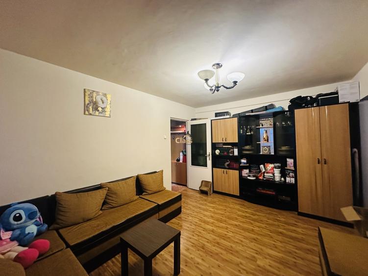 Apartament cu 3 camere semidecomandat, mobilat în Mănăștur