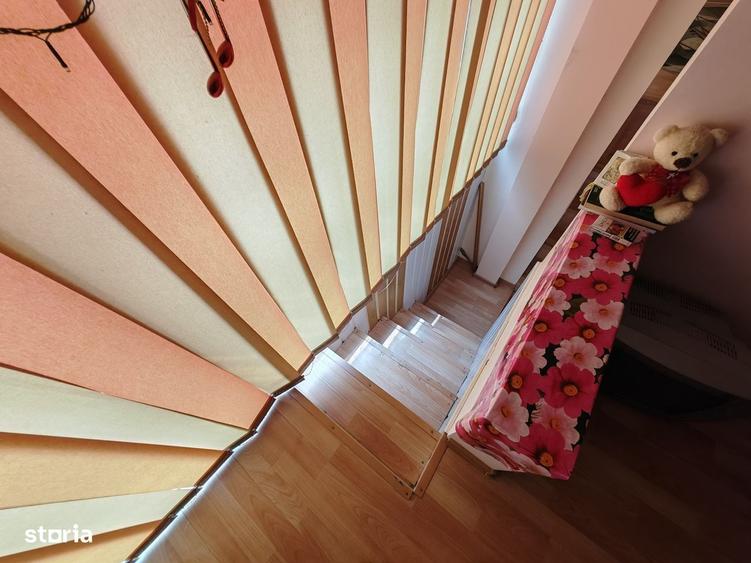 Apartament cu 4 camere în Letea
