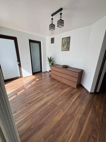 Casă individuală cu 6 camere cu Piscina în Strejnicu