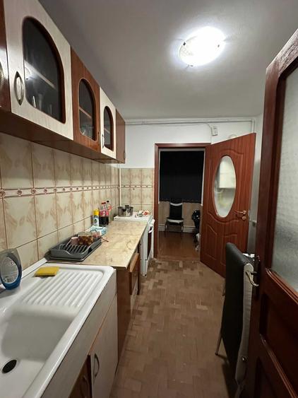 Apartament cu 2 camere decomandat în Broșteni