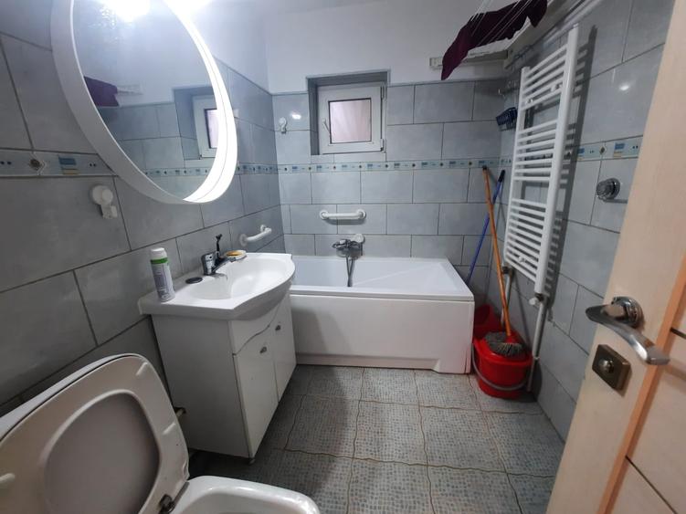 Apartament cu 2 camere decomandat în 13 Septembrie