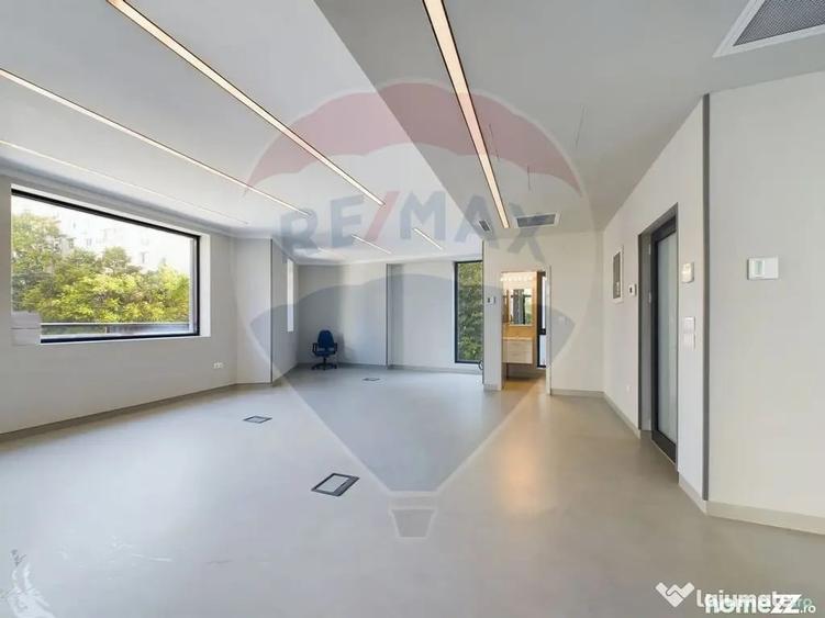 Spațiu comercial, de 1,307 mp, în Decebal