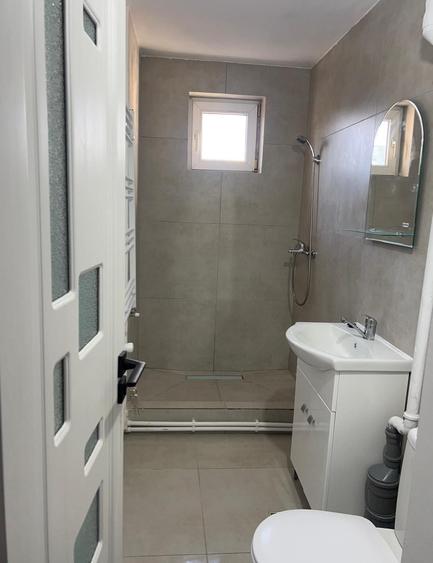 Apartament cu 2 camere semidecomandat în Micro 6