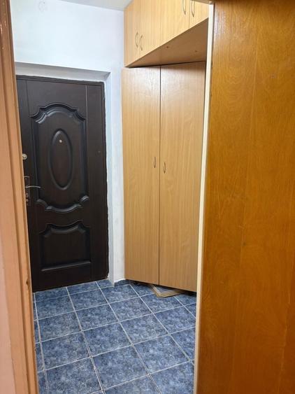 Garsonieră decomandată în Titan