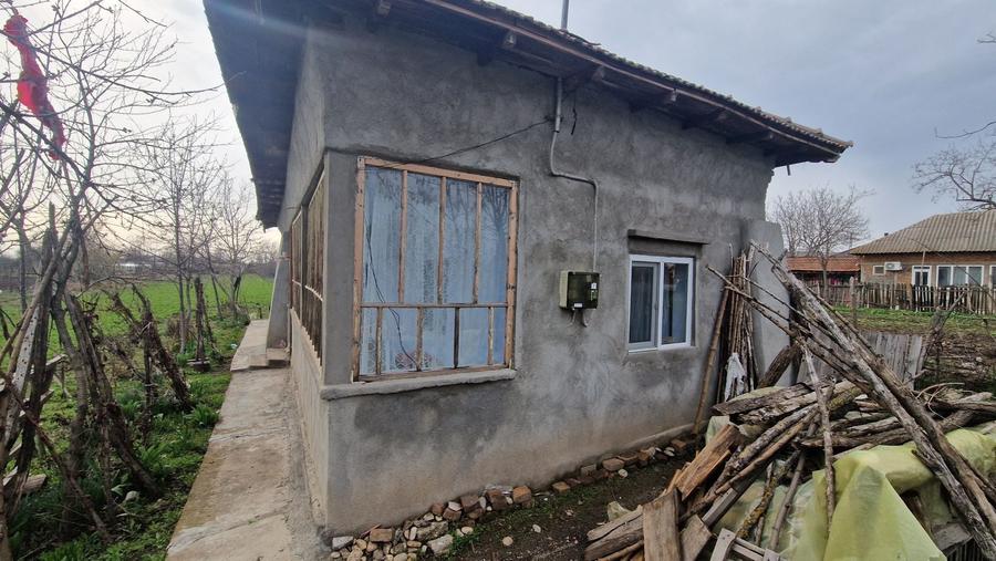 Casă cu 3 camere cu Teren 2185 Mp în Stoicănești
