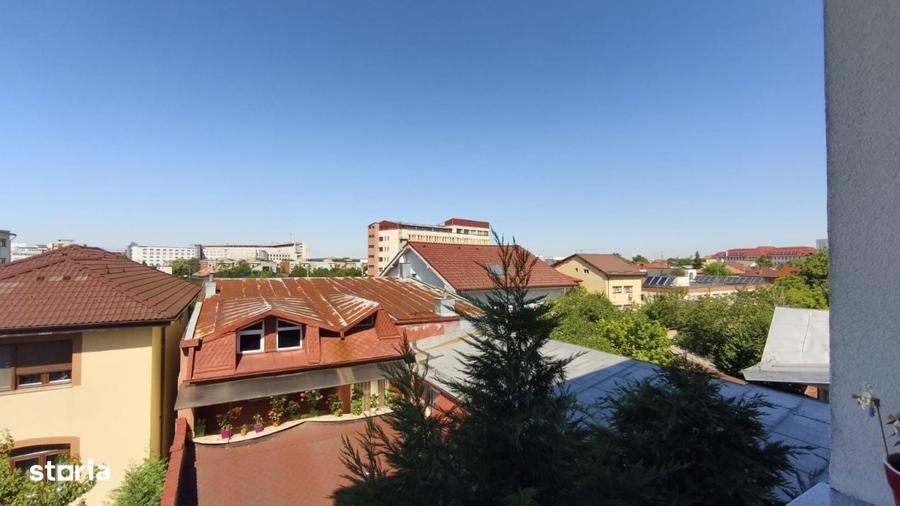 Apartament cu 4 camere în Est
