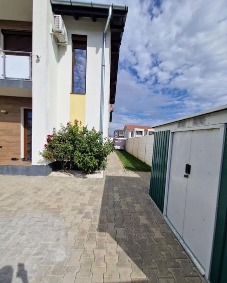 Duplex cu 3 camere cu Canalizare în Giroc