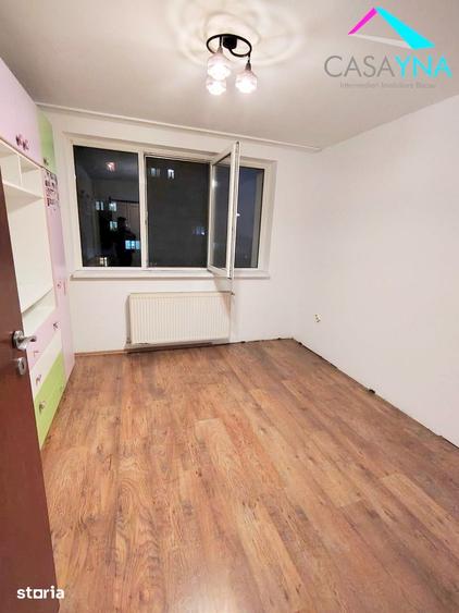 Apartament cu 3 camere decomandat în Șerbănești