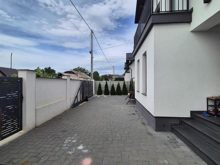 Casă individuală cu 3 camere cu Teren 300 Mp în Central