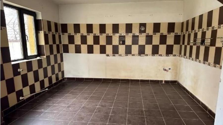 Casă individuală cu 4 camere cu Teren 400 Mp în Letea Veche