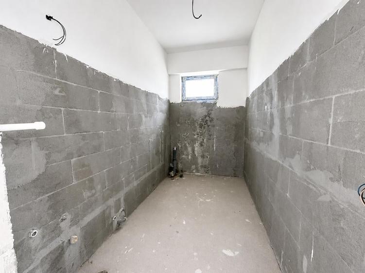 Apartament cu 3 camere decomandat în Calea Romanului