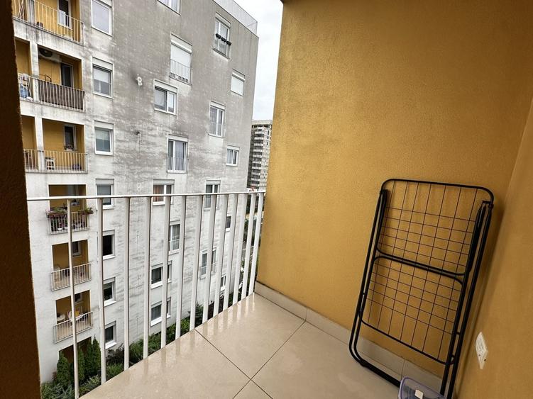 Apartament cu 2 camere decomandat, mobilat în Tractorul
