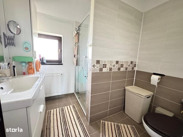 Casă cu 4 camere în Milcov