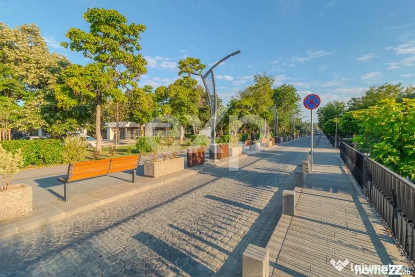 Spațiu comercial, de 530 mp, în Sânmartin