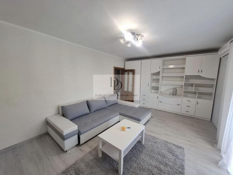 Apartament cu 3 camere decomandat, mobilat în Central